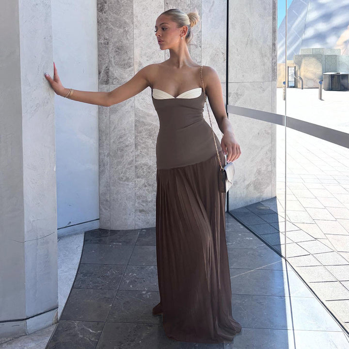 Damer Elegant Maxiklänning med djup V-ringning och flytande kjol Mirla-Eva Jonsson