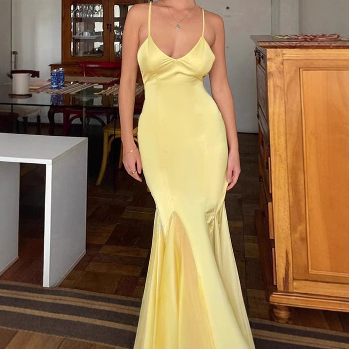 Damer Elegant Maxiklänning med djupt V-ringad och slits Mirla-Eva Jonsson