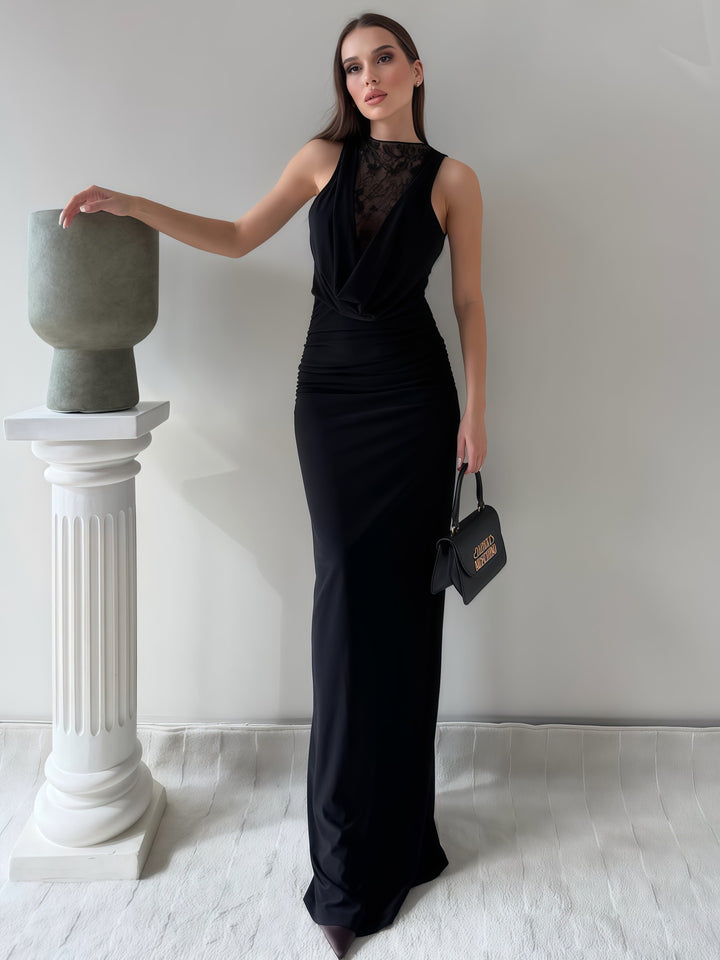 Damer Elegant Maxiklänning med elegant Halterneck-design och sofistikerad spetsdetalj Mirla-Eva Jonsson