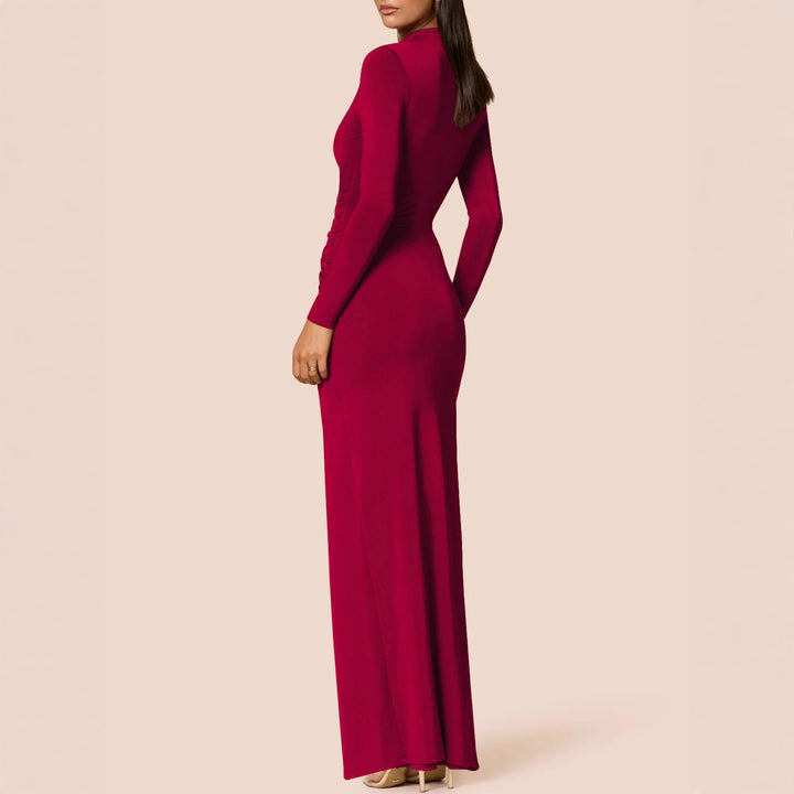 Damer Elegant Maxiklänning med figurnära skärning och hög slits Mirla-Eva Jonsson
