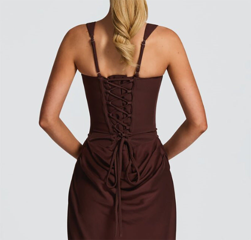 Damer Elegant Maxiklänning med figurnära skärning och vackra draperingar Mirla-Eva Jonsson