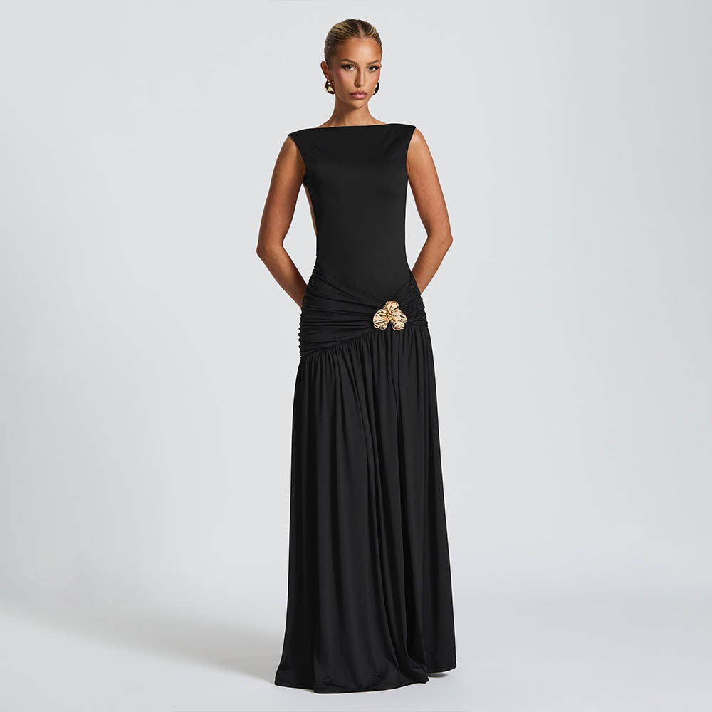 Damer Elegant Maxiklänning med figursydd överdel och unik drapering Mirla-Eva Jonsson
