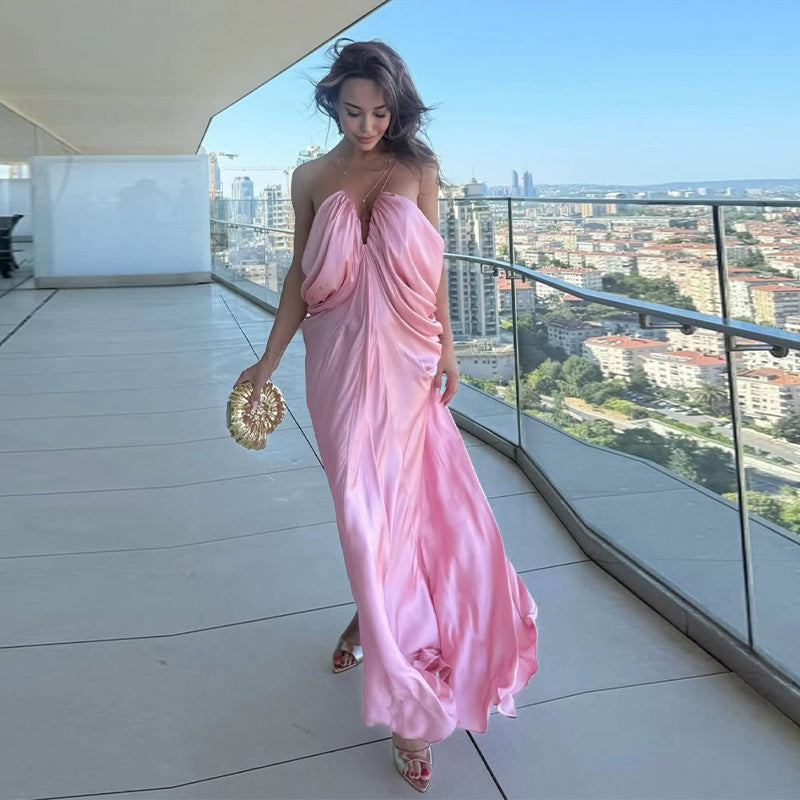 Damer Elegant Maxiklänning med flödande satin och spaghetti axelband Mirla-Eva Jonsson