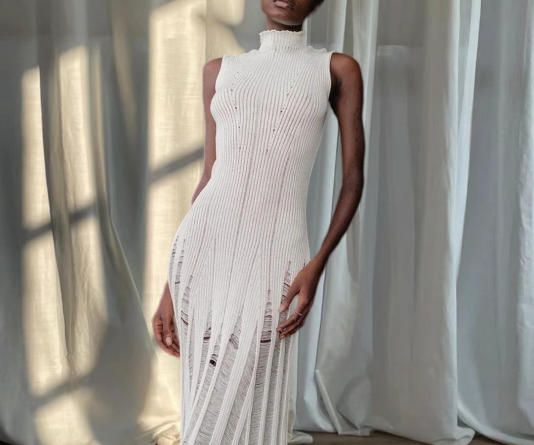 Damer Elegant Maxiklänning med hög krage och raffinerad ribbdesign Mirla-Eva Jonsson