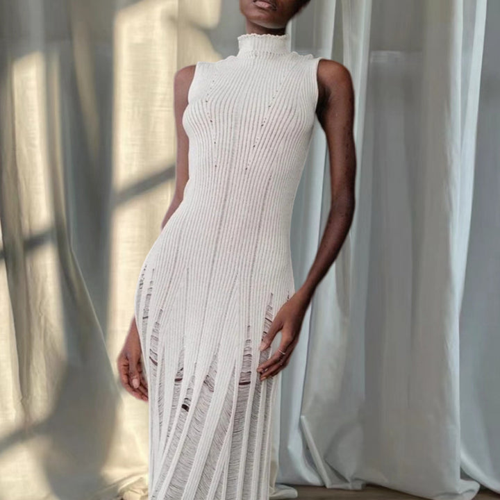 Damer Elegant Maxiklänning med hög krage och raffinerad ribbdesign Mirla-Eva Jonsson