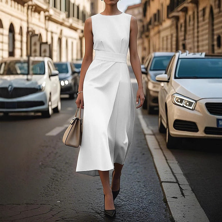 Damer Elegant Maxiklänning med modern skärning och fina plissédetaljer Eva Jonsson-Eva Jonsson