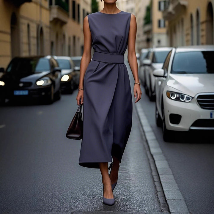 Damer Elegant Maxiklänning med modern skärning och fina plissédetaljer Eva Jonsson-Eva Jonsson