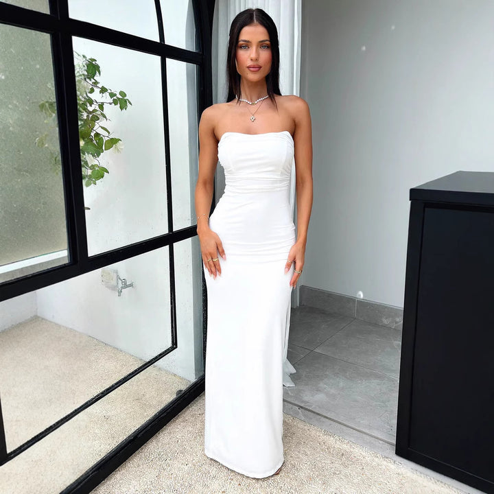 Damer Elegant Maxiklänning med off-shoulder design och figurnära snitt Mirla-Eva Jonsson