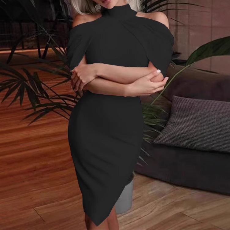 Damer Elegant Maxiklänning med off-shoulder design och raffinerade draperingar Mirla-Eva Jonsson