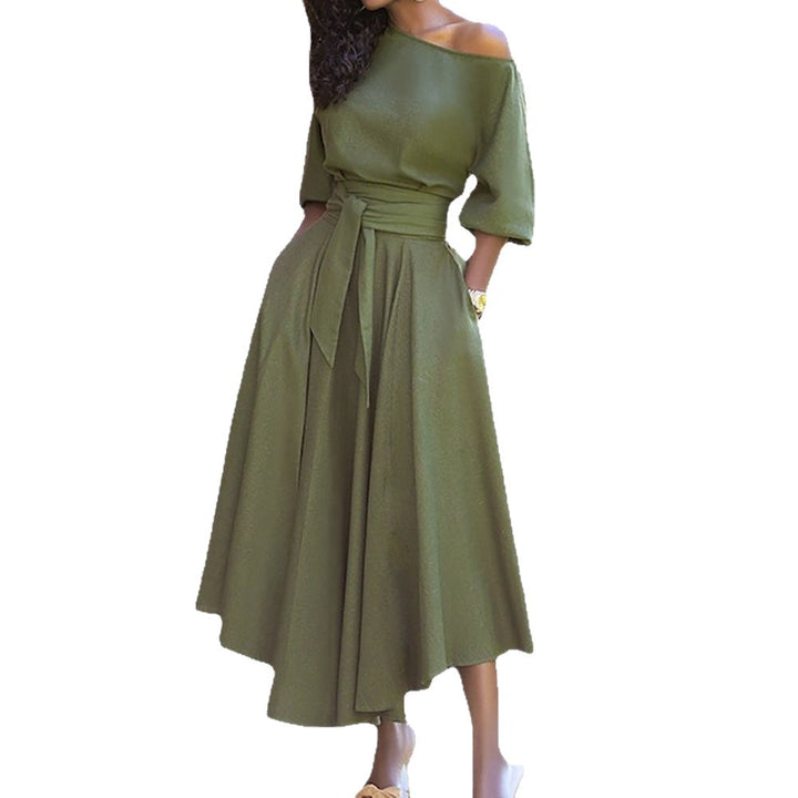 Damer Elegant Maxiklänning med off-shoulder silhuett och figursydd bälte Mirla-Eva Jonsson