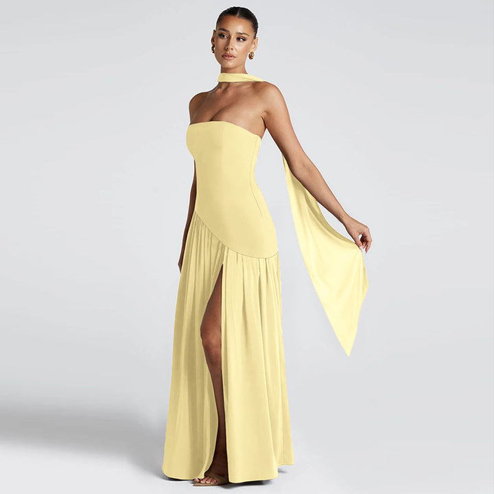 Damer Elegant Maxiklänning med off-shoulder silhuett och sofistikerad slit Mirla-Eva Jonsson
