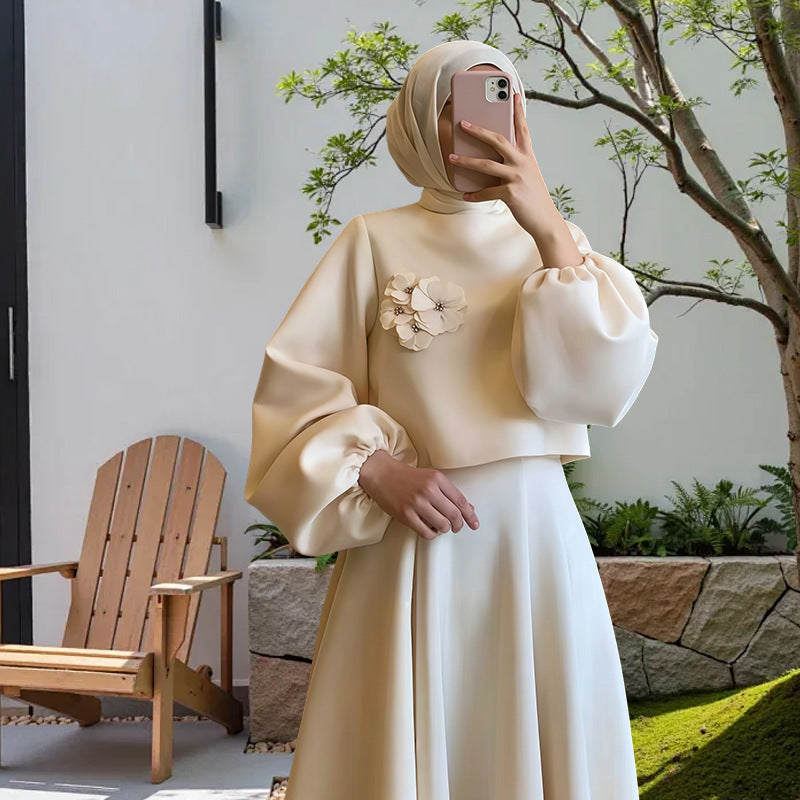 Damer Elegant Maxiklänning med puffärmar och dekorativ blomdetalj Mirla-Eva Jonsson