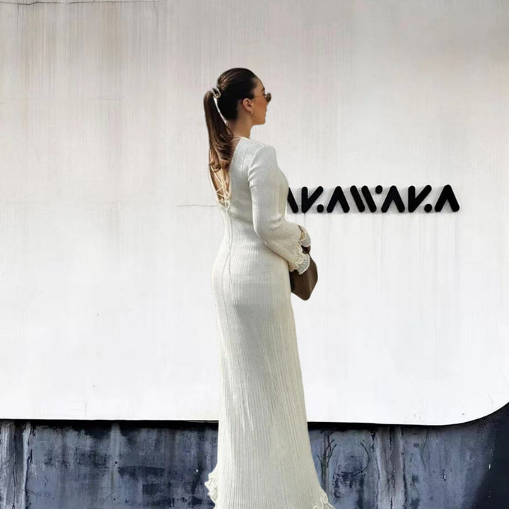 Damer Elegant Maxiklänning med raffinerad ribbdesign och fransiga ärmar Mirla-Eva Jonsson