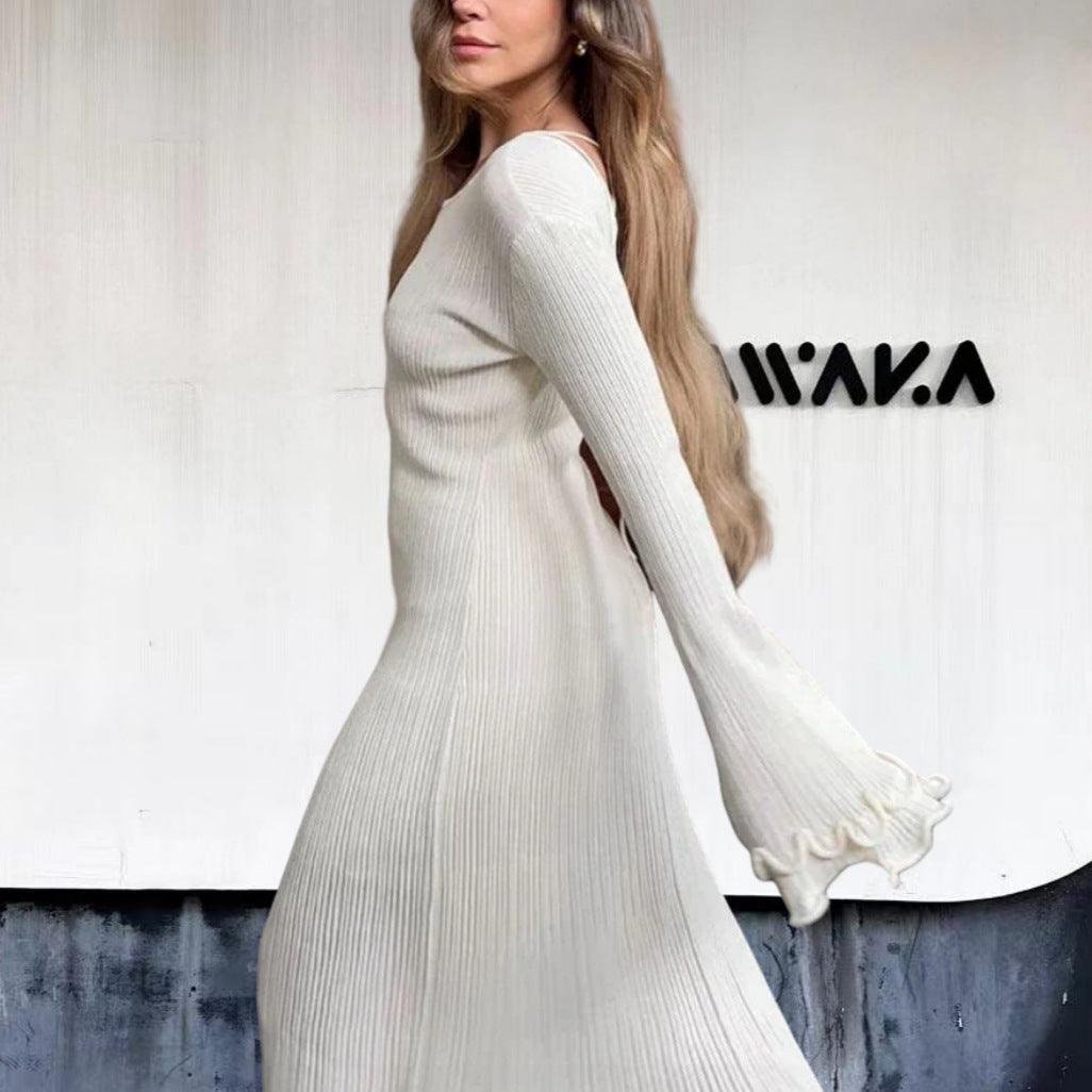 Damer Elegant Maxiklänning med raffinerad ribbdesign och fransiga ärmar Mirla-Eva Jonsson