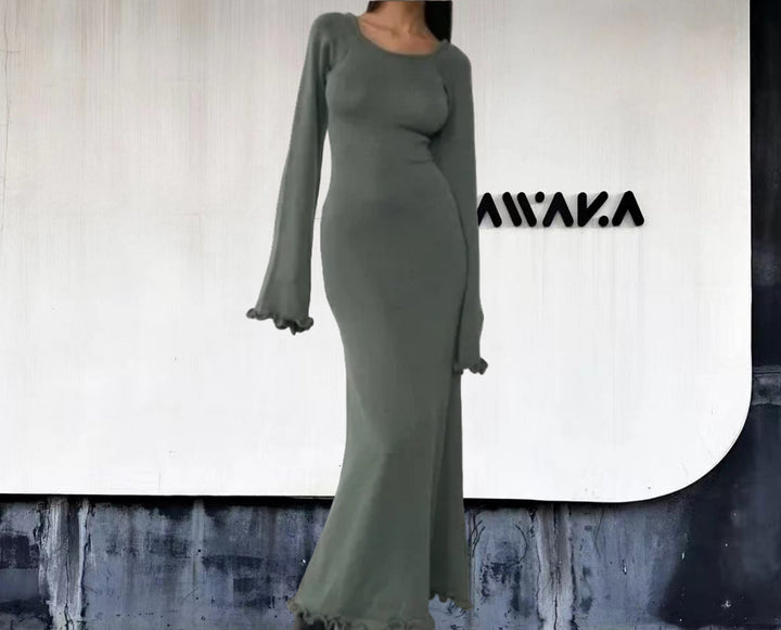 Damer Elegant Maxiklänning med raffinerad ribbdesign och fransiga ärmar Mirla-Eva Jonsson