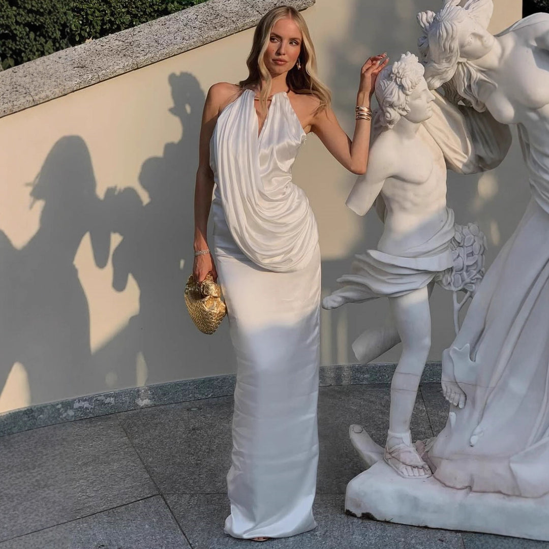Damer Elegant Maxiklänning med rynkat överdel och högkvalitativ satinfinish Mirla-Eva Jonsson
