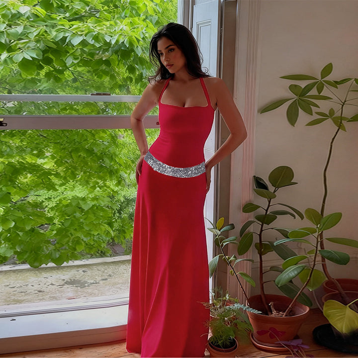 Damer Elegant Maxiklänning med smart halterneck och glittrande accenter Mirla-Eva Jonsson