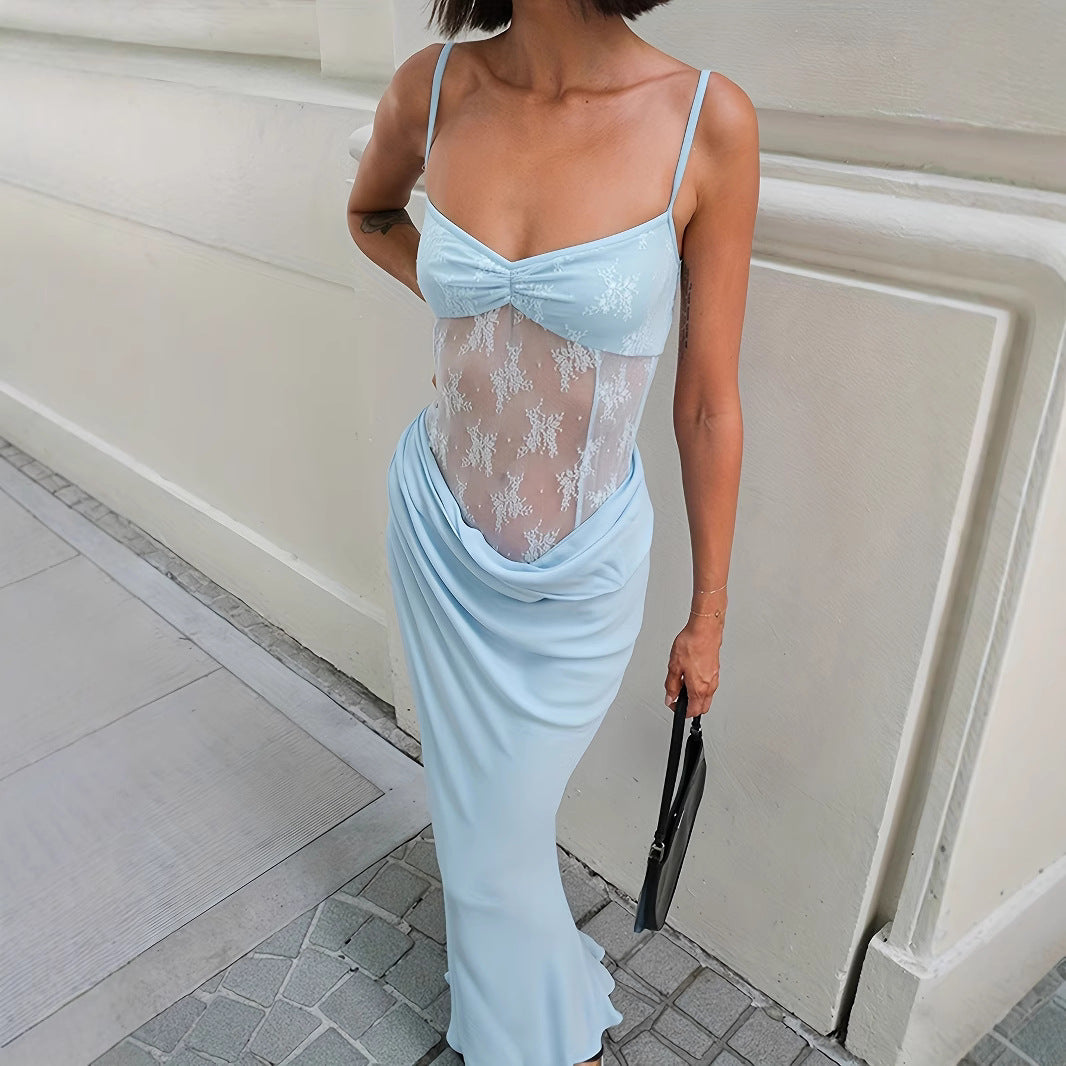 Damer Elegant Maxiklänning med transparenta spetsdetaljer och figurnära skärning Mirla-Eva Jonsson