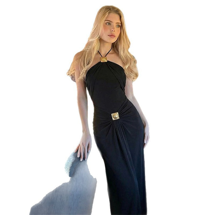 Damer Elegant Maxiklänning med trendig halterdesign och figursydd skärning Mirla-Eva Jonsson