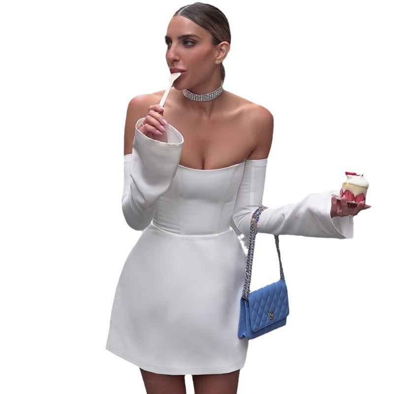 Damer Elegant Mini-klänning med Off-Shoulder-design och vida ärmar Mirla-Eva Jonsson