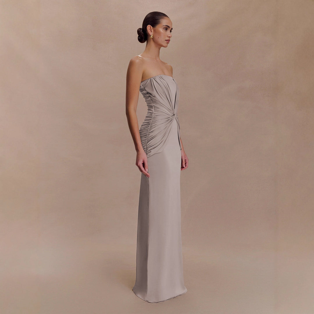 Damer Elegant Minimalistisk Aftonklänning med Rynkor Mirla-Eva Jonsson