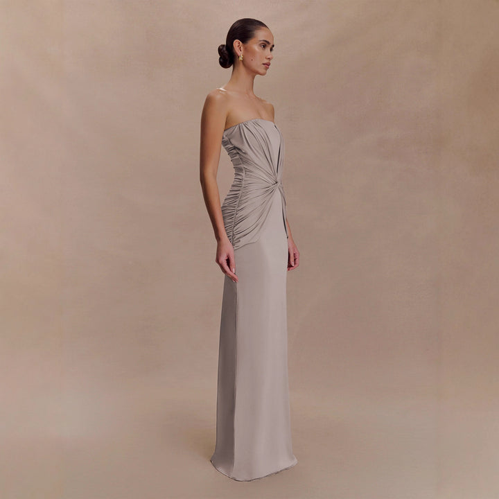 Damer Elegant Minimalistisk Aftonklänning med Rynkor Mirla-Eva Jonsson