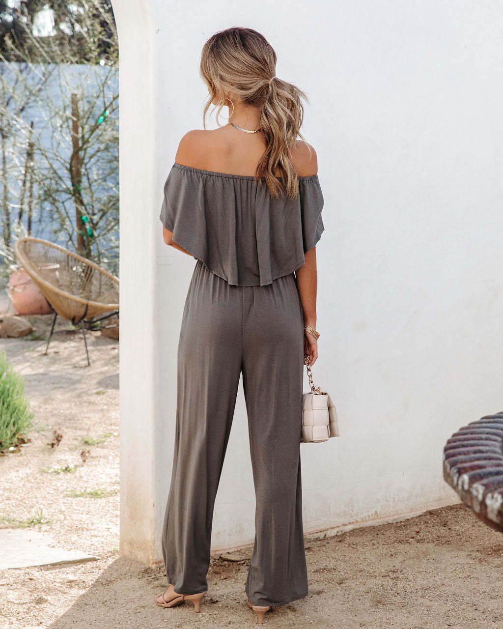 Damer Elegant Off-Shoulder Jumpsuit med Vid Ben och Flödande Topp Mirla-Eva Jonsson