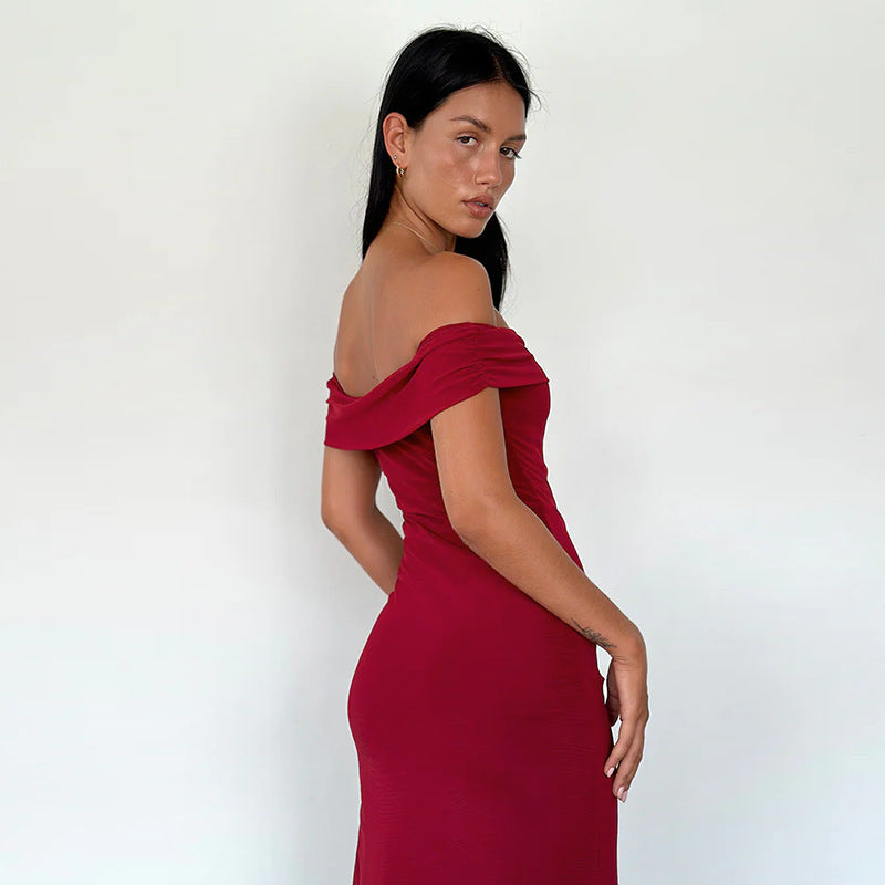 Damer Elegant Off-Shoulder Maxiklänning med hög slits och figurskapande design Mirla-Eva Jonsson