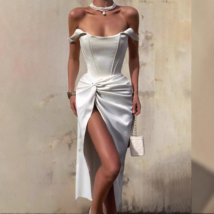 Damer Elegant Off-Shoulder Maxiklänning med sidoflik och raffinerad drapering Eva Jonsson-Eva Jonsson