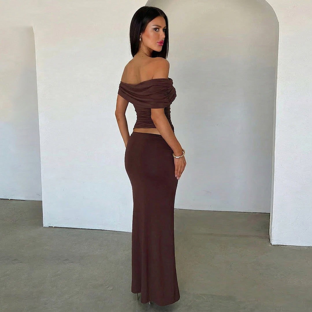 Damer Elegant Offshoulder Maxiklänning med raffinerade rynkeffekter Mirla-Eva Jonsson