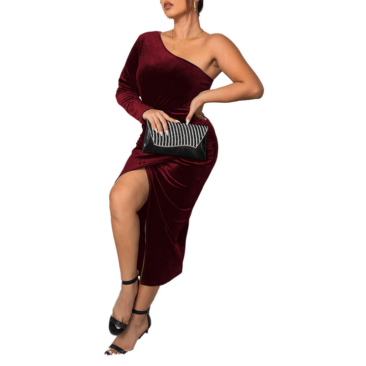 Damer Elegant One-Shoulder Aftonklänning med Sidoklyvning och Glänsande Samt Mirla-Eva Jonsson