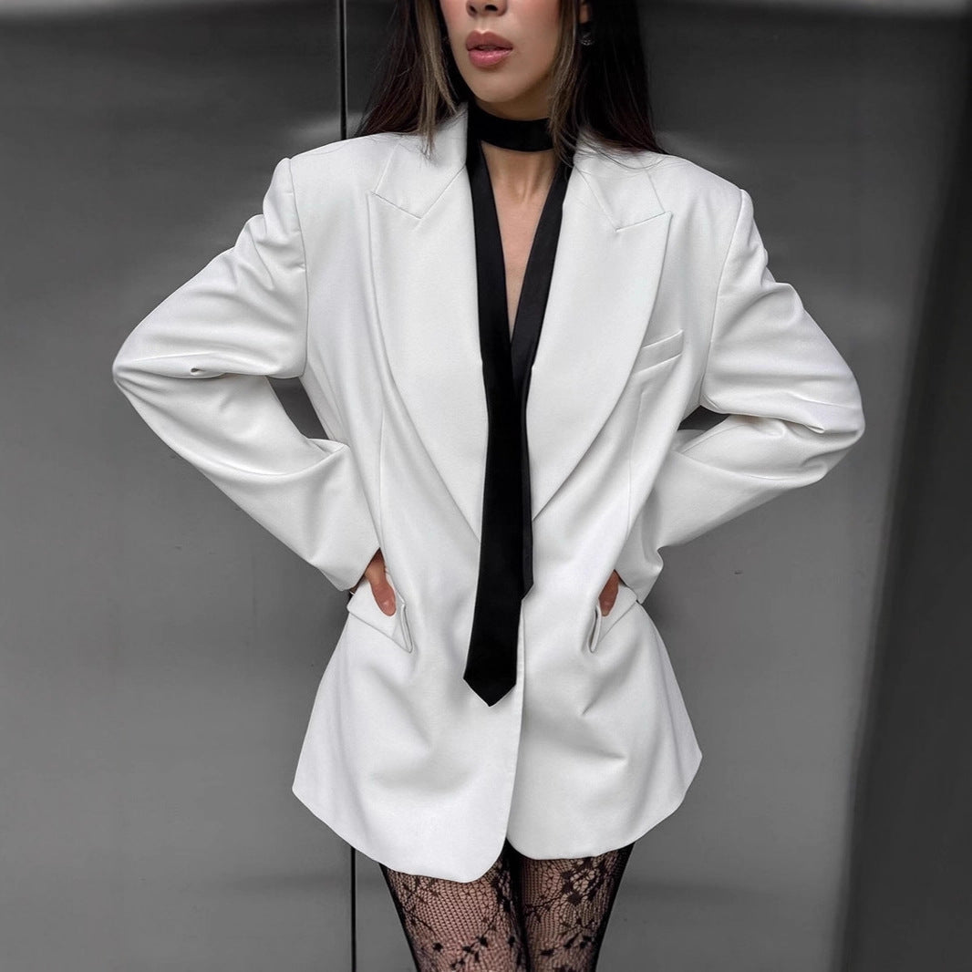 Damer Elegant Oversized Blazer med djup skärning och stora flikfickor Mirla-Eva Jonsson
