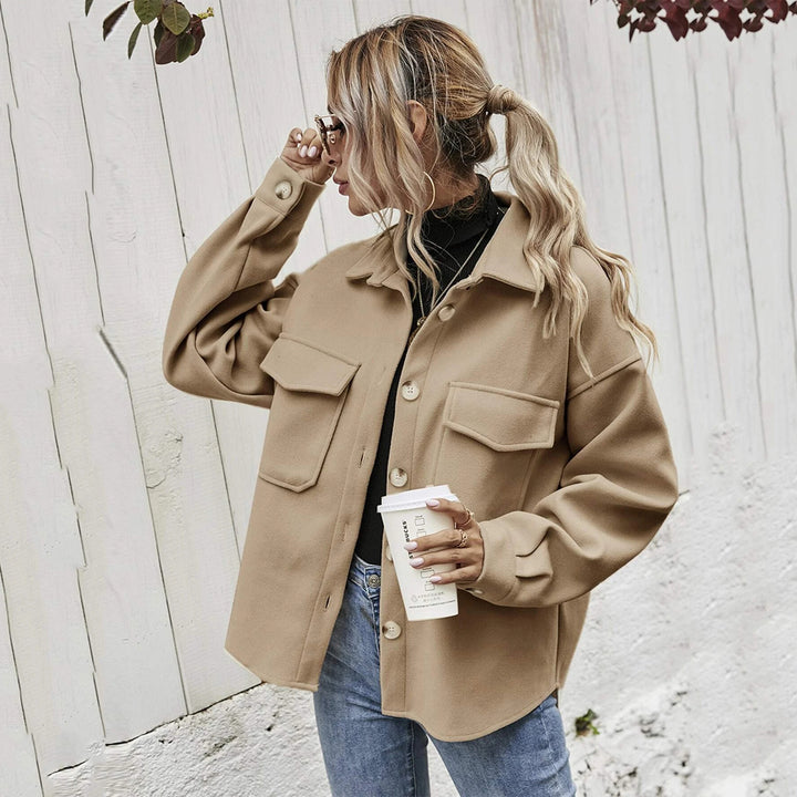 Damer Elegant Oversized Jacka med Påsydda Fickor och Moderiktig Krage Mirla-Eva Jonsson