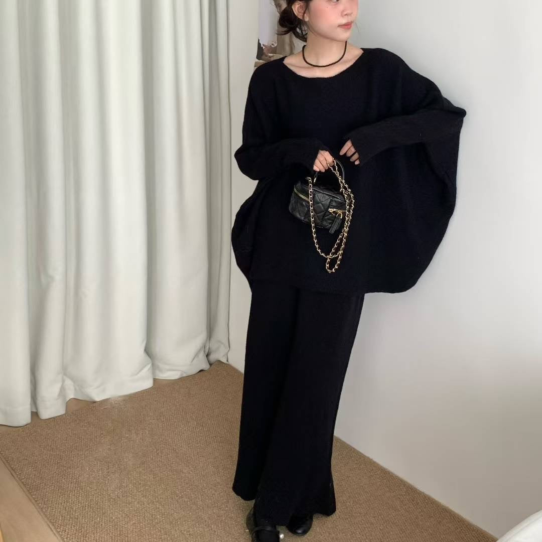 Damer Elegant Oversized Stickad Tröja gjord av mjukt material Mirla-Eva Jonsson