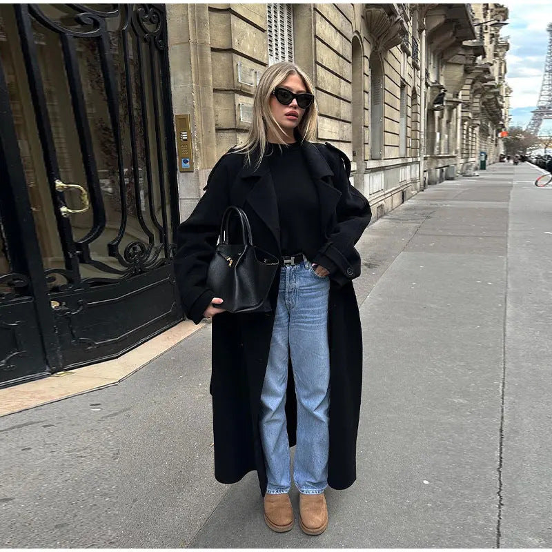 Damer Elegant Oversized-Trenchcoat med stiligt bälte och breda ärmar Mirla-Eva Jonsson