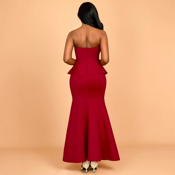 Damer Elegant Peplum Aftonklänning med hjärtformad halsringning och glittrande accenter Mirla-Eva Jonsson