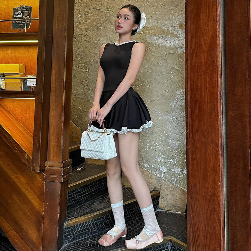 Damer Elegant Plisserat Mini-Klänning med Spetskant Mirla-Eva Jonsson