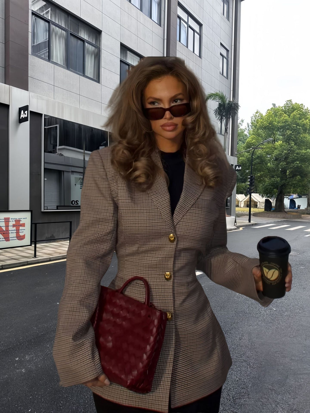 Damer Elegant Rutjacka med strukturerad skärning och Guldknappar Mirla-Eva Jonsson