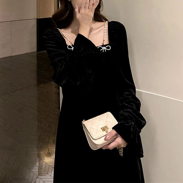 Damer Elegant Sammet Maxi Klänning med Volangdetaljer Mirla-Eva Jonsson