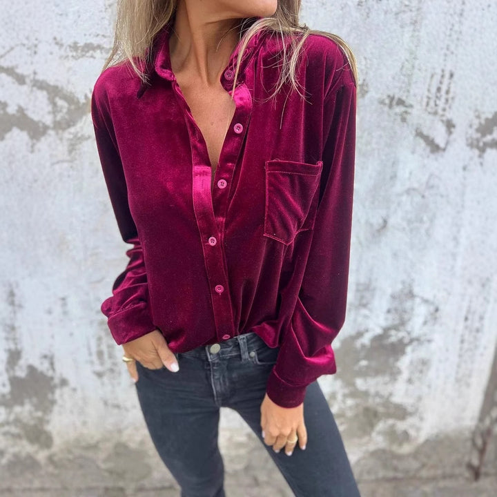Damer Elegant Samtblus med klassisk skjortkrage och långa ärmar Mirla-Eva Jonsson