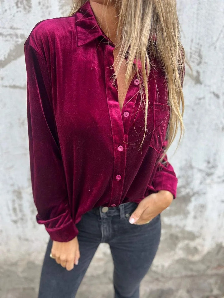 Damer Elegant Samtblus med klassisk skjortkrage och långa ärmar Mirla-Eva Jonsson