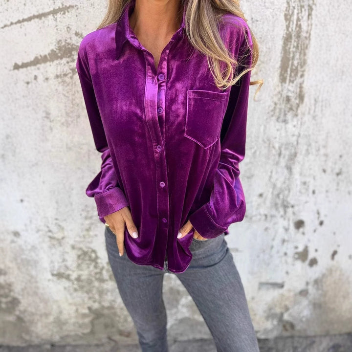 Damer Elegant Samtblus med klassisk skjortkrage och långa ärmar Mirla-Eva Jonsson