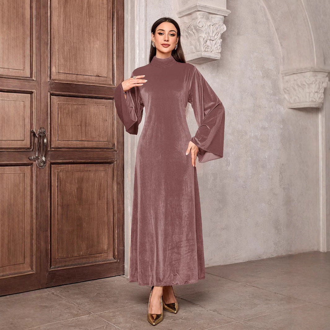 Damer Elegant Samtklänning med hög krage och vida ärmar Mirla-Eva Jonsson