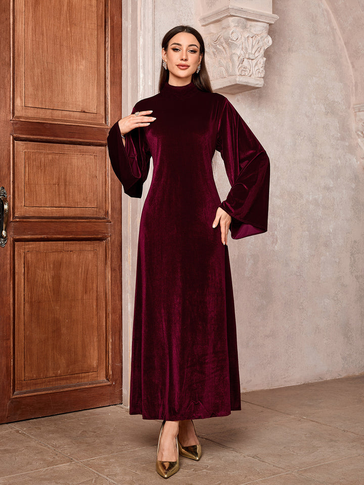 Damer Elegant Samtklänning med hög krage och vida ärmar Mirla-Eva Jonsson