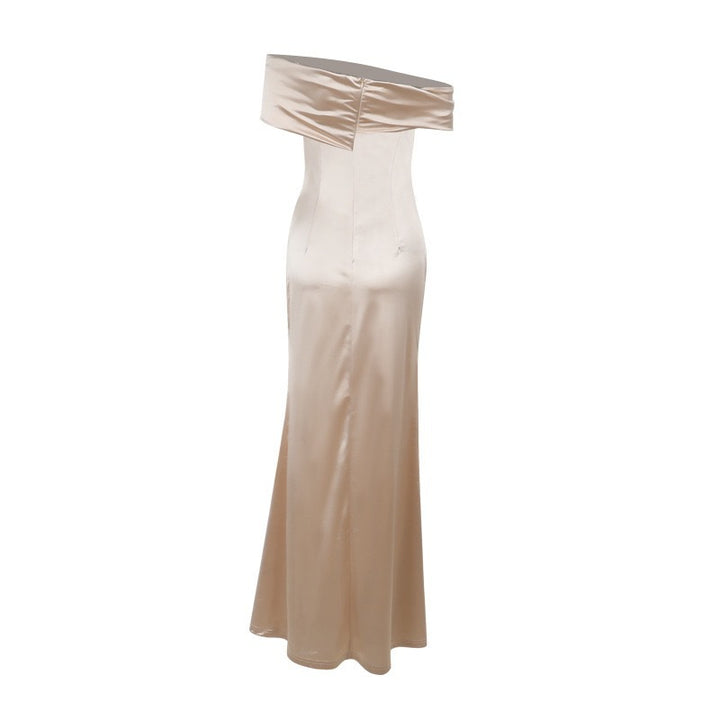 Damer Elegant Satin Aftonklänning med asymmetrisk axelrem och hög slits Mirla-Eva Jonsson