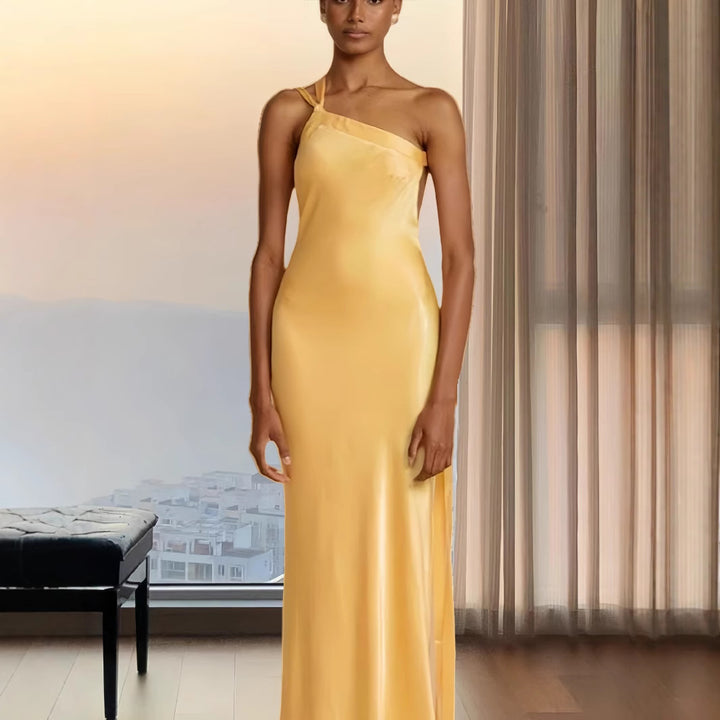 Damer Elegant Satin Aftonklänning med asymmetrisk skärning och smal axelband Mirla-Eva Jonsson