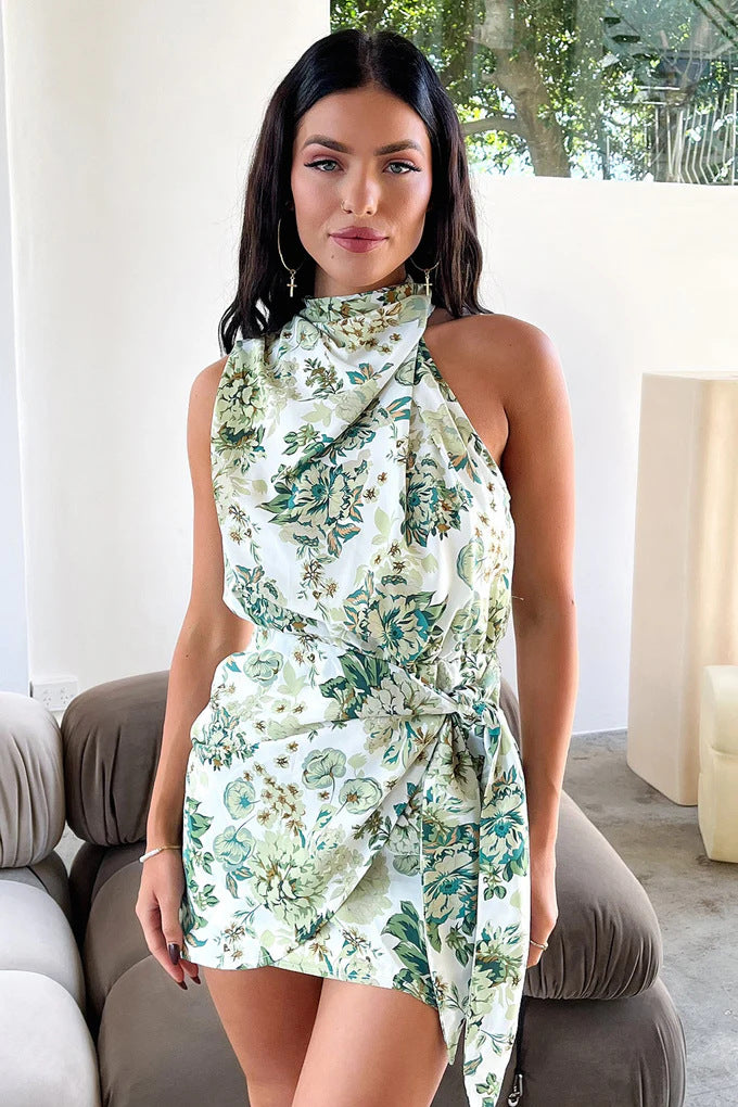Damer Elegant Satin-Klänning med asymmetrisk snitt och raffinerat knytband Mirla-Eva Jonsson