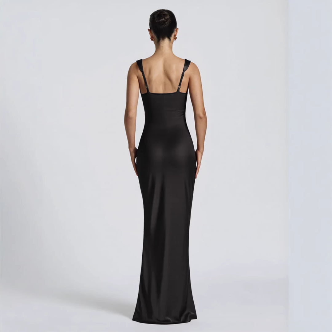 Damer Elegant Satin-Maxi-Klänning med figursmickrande design Mirla-Eva Jonsson