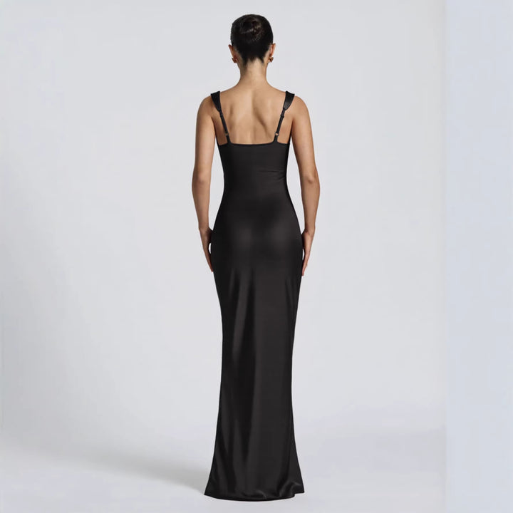 Damer Elegant Satin-Maxi-Klänning med figursmickrande design Mirla-Eva Jonsson