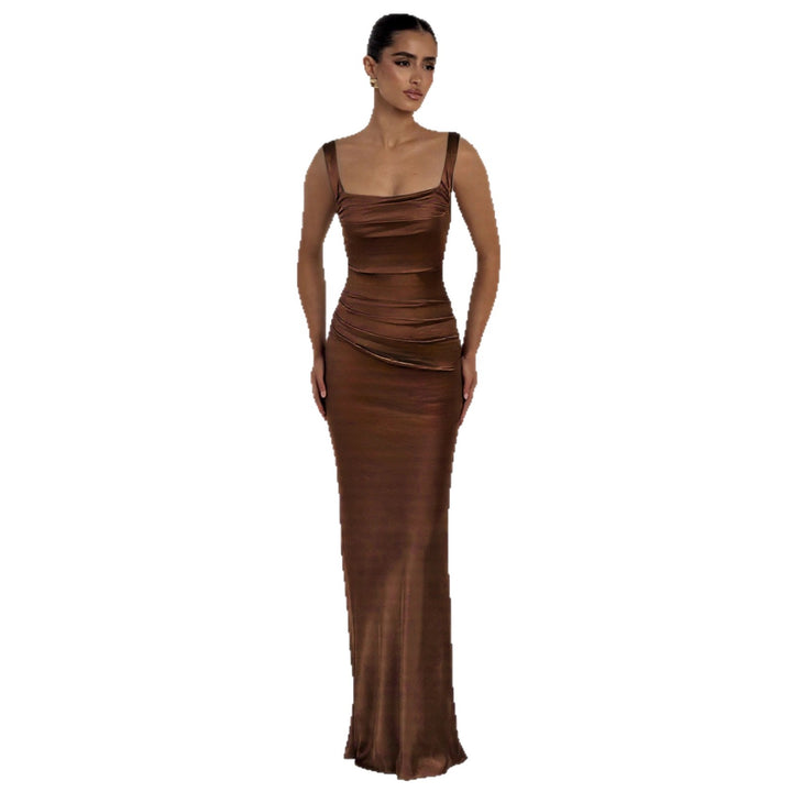 Damer Elegant Satin-Maxi-Klänning med figursmickrande design Mirla-Eva Jonsson